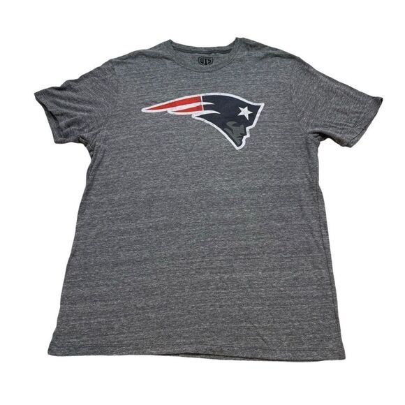 Brand new with Tags Men’s UTS NFL Patriots Heather Grey Short Sleeve Shirt Large - Picture 4 of 8